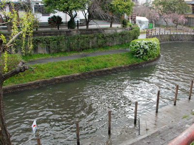 寺田屋前の濠河